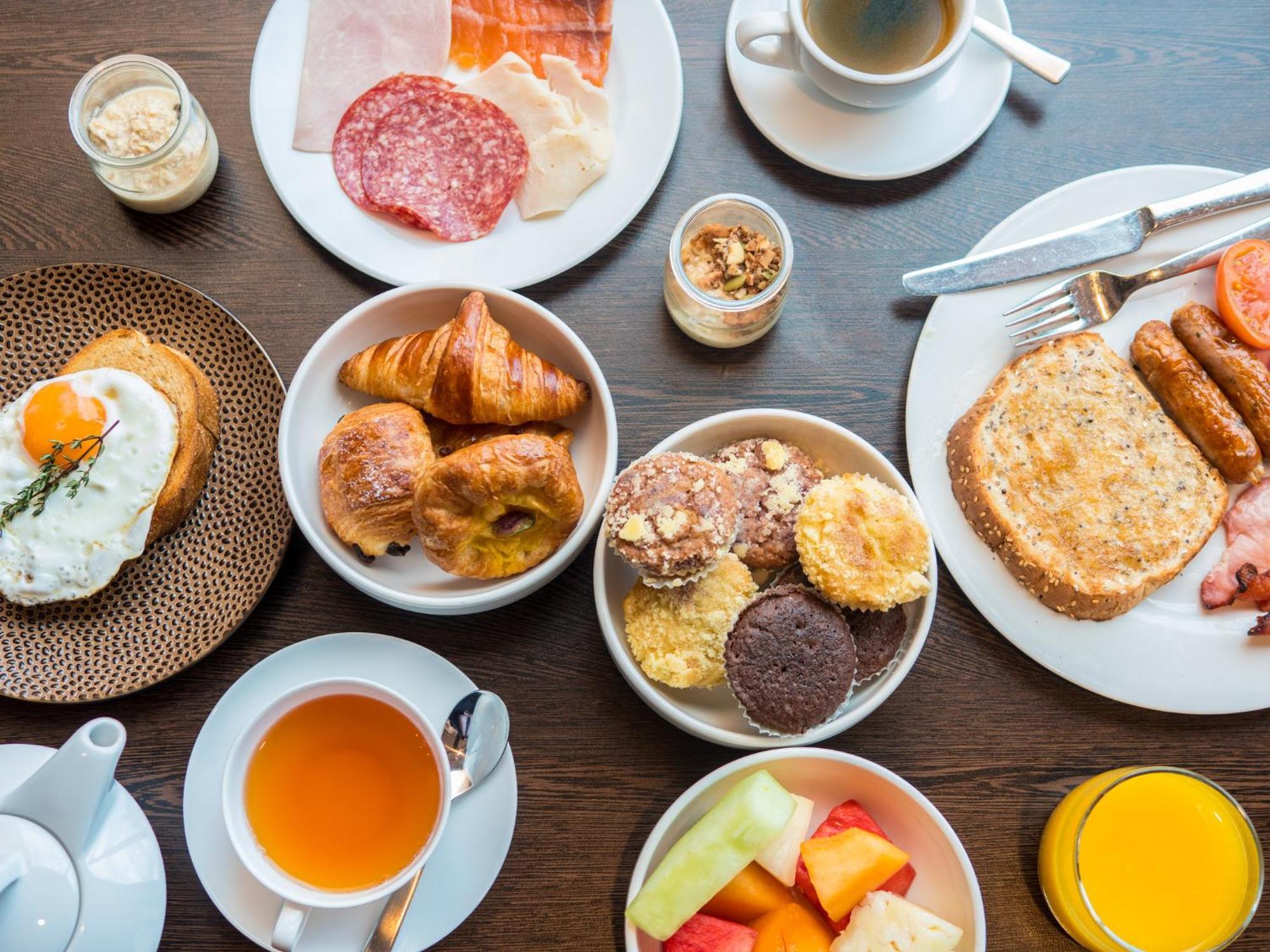 인터컨티넨탈 애들레이드 호텔 외부 사진 A typical breakfast in the Netherlands